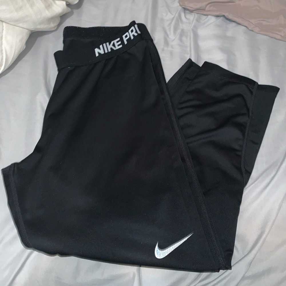 nike pro capris